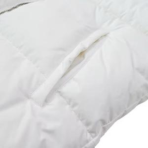 High Street Men's Stylish Puffer Jacket Abrigos y chalecos Tallas grandes Transpirable y cómodo para el clima de Pakistán - Product Image 3