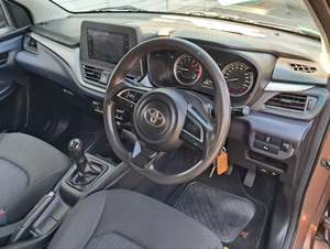 Auto Usado de Calidad a Precio Accesible, Toyota Starlet 1.5 XI 2023, Volante a la Derecha - Product Image 2