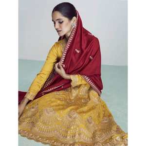 Impresionante Traje Salwar de Seda con Lentejuelas Amarillas para Festivales con Dupatta, Talla XL - Product Image 2