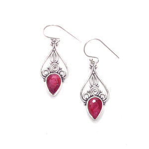 Pendientes Colgantes Vintage de Rubí y Diamante (4.3 Gramos) Chapados en Oro Blanco con Perlas, Joyería Elegante para Fiestas - Product Image 1