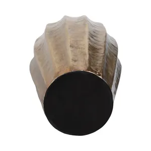 Vase à fleurs de table élégant et minimaliste, fait à la main en fer, style côtier de luxe, finition polie, léger, écologique, Zahid Exports - Product Image 4