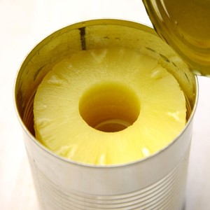 Piñas de frutas tropicales enlatadas saludables, mejor precio, anillos de piña enlatados orgánicos con tapa de fácil apertura producidos en Vietnam - Product Image 1
