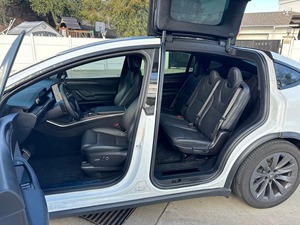 Tesla Model X Plaid 2023 Certificado, Limpio y en Buen Estado - Product Image 6