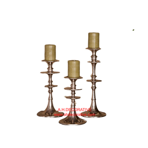 Portavelas con acabado plateado brillante de aluminio Pilar en forma de estrella Base Diseño único Portavelas decorativo de Navidad hecho a mano - Product Image 6