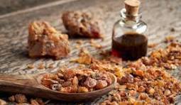 น้ำมันหอมระเหยมดยอบบริสุทธิ์เกรดดีที่สุดสำหรับบำรุงผิวดูแลผิว - Product Image 2