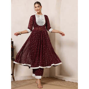 Túnica Anarkali de Gasa Floral con Mangas 3/4 y Pantalón a Juego - Conjunto Coordinado Indo-Occidental para Mujer - Product Image 6