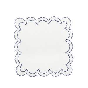 Elegantes manteles individuales de lino bordados con motivos tradicionales perfectos para eventos culturales y reuniones familiares - Product Image 6