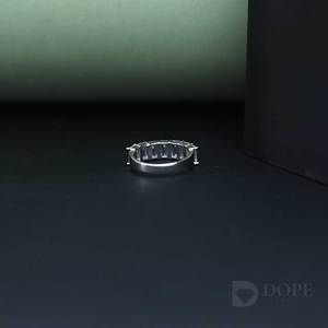 Anillo de diamante Esmeralda con oro fino de 18kt con diferentes diseños para tu regalo de San Valentín - Product Image 4