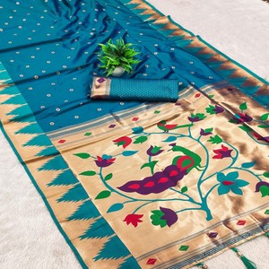 Sari de Seda Paithani Suave VASTRA COTTAGE con Zari Meenakari, Pallu con Diseño de Pavo Real, Borde de Templo Tejido con Zari y Blusa de Seda - Product Image 6