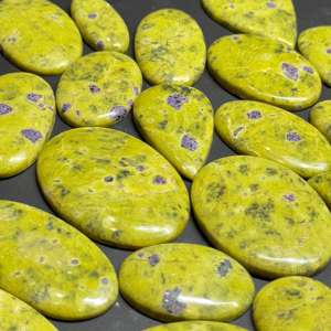 Lot en gros de cabochon d'atlantisite vert naturel de qualité AAA, forme merveilleuse pour l'artisanat - Product Image 2