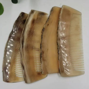 Peine Desenredante de Cuerno de Búfalo Orgánico Hecho a Mano, Pulido, Duradero, Antiencrespamiento y de Dientes Anchos para un Cabello Saludable - Product Image 1