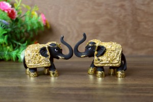 Nirmala - Adorno Decorativo Hecho a Mano con Acabado Dorado de Resina, Elefante Real, para Decoración de Mesa del Hogar, Regalos de Regreso, Rajasthan - Product Image 3