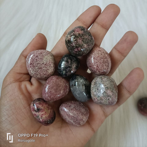Piedra Natural de Rodonita Pulida, Cristal Curativo, Piedra de Bolsillo, Meditación, Reiki, Decoración del Hogar, Venta al por Mayor - Product Image 1