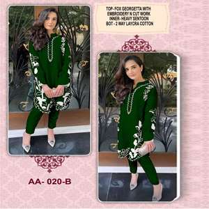 Traje Tradicional Indio de Última Moda, Salwar Kameez de Georgette Sintética Pesada con Bordado de Lentejuelas a Precio Económico - Product Image 4