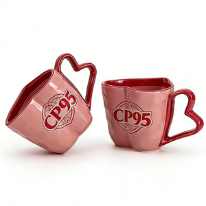 แก้วกาแฟเซรามิครูปหัวใจพิมพ์โลโก้ตามสั่ง ชุดของขวัญสำหรับคู่รัก เป็นมิตรกับสิ่งแวดล้อม - Product Image 3