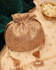 Bolso Potli para Fiesta Nupcial, Bolso Tradicional Indio Bordado a Mano para Mujer, Moda al por Mayor - Product Image 1