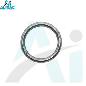 Almac แหวนจมูกวัวเหล็กป้องกันการกัดกร่อนดีไซน์สีเงินออกแบบมาสำหรับความต้องการในการจัดการกับปศุสัตว์กลางแจ้ง - Product Image 1