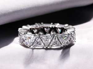 Luxueux Moissanite 925 Sterling Silver Triangulaire Fine Bague Avec 3A Original Cristal Bijoux De Fiançailles Cadeau Pour Les Femmes - Product Image 2