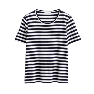 เสื้อยืดแขนยาวลำลองสำหรับผู้หญิงพิมพ์ลายโลโก้ขาวดำ - Product Image 1