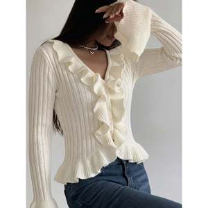 Cárdigan de mujer con cuello en V, estampado de crochet, ribete de volantes y mangas acampanadas - Product Image 5
