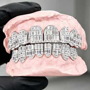 Grillz con Corte Baguette de Plata de Ley 925 con Diamantes de Moissanita VVS, Capas Dentales Personalizadas Estilo Hip Hop, Joyería de Lujo Unisex, Regalo - Product Image 2