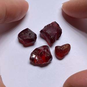 Pierre précieuse naturelle grenat rouge œil de chat en forme de cœur 8 mm, pierre minérale polie de haute qualité - Product Image 4