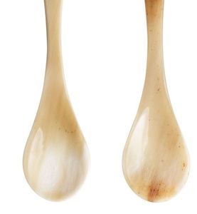 ช้อนเขาไม้ทำด้วยมือที่มีรูปแบบเม็ดสีเข้มอ่อนสำหรับใช้ในห้องครัวทุกวันหรือสลัดพิเศษที่ให้บริการแหล่งจ่ายไฟที่ปรับแต่งได้ - Product Image 3