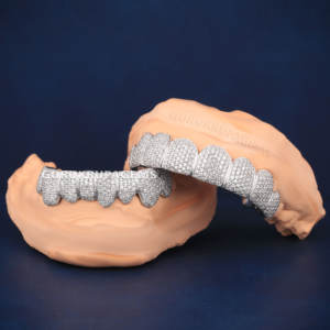 Véritable argent sterling 925 8 haut 8 bas Grillz pour dents miel peigne coupe profonde d Vvs Moissanite Grillz bijoux personnalisés - Product Image 3