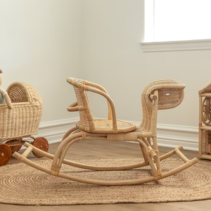 Vente en gros Boho Rotin Canne Cheval à bascule-Coffre-fort pour la décoration des enfants pour la maison - Product Image 1