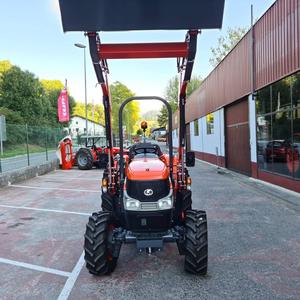 Tracteur Kubota L3901HST 2018 : Puissance compacte, efficacité énergétique et performances polyvalentes - Product Image 3