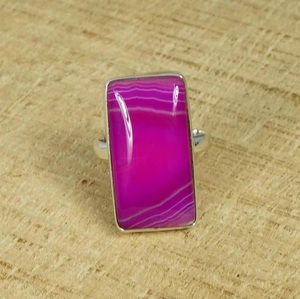Anillo de piedras preciosas rectangulares de estilo bohemio de Plata de Ley 925 hecho a mano Rosa ágata de Botswana regalo de Navidad para cristianos - Product Image 1
