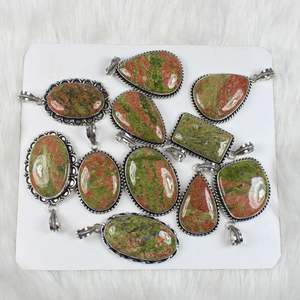 คอลเลกชันดีไซน์เนอร์สไตล์โบฮีเมียนสร้อยคอจี้ unakite สีเขียวธรรมชาติเครื่องประดับแฟชั่นฝังหนามเตย - Product Image 1