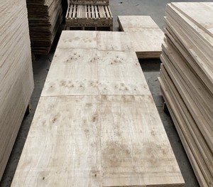 Varios tamaños de fábrica de madera contrachapada LVL producen directamente para muebles, vigas y tableros de escaleras de Vietnam - Product Image 5