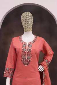 Kurti Plazzo en soie Simar romain lourd élégant avec un style moderne Dupatta pour une tenue de fête - Product Image 4