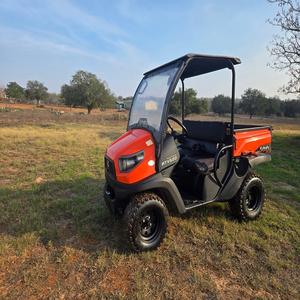 Véhicule utilitaire puissant Kubota RTV 520, conçu pour une performance, un confort et une durabilité quotidiens, facilitant ainsi chaque tâche exigeante. - Product Image 2