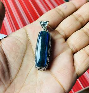 Usine directe en gros 925 en argent Sterling fait à la main Labradorite pendentif pour les femmes avec incrustation de réglage de lunette pour les fêtes - Product Image 3