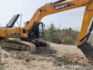 เครื่องขุด215C ระบบไฮดรอลิก20ตัน90% ใหม่ทรงพลังใช้ส่วนประกอบหลัก - Product Image 4