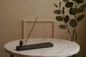 Porte-encens indien artisanal en résine, écologique et durable, pour la méditation à domicile, le yoga et la décoration aromathérapeutique - Product Image 4