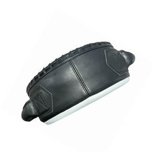 Bouclier de boxe en cuir PU de vachette de haute qualité avec logo personnalisé, unisexe, couleur personnalisable, protection pour joueurs sportifs, vente en gros - Product Image 1