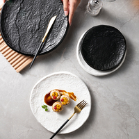 Nouvel ensemble de vaisselle YAYU en porcelaine texturée effet pierre, assiettes noires et blanches en céramique, plateau à dessert design rocheuse
