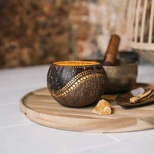 Porte-bougie traditionnel en coquille de noix de coco, inspiré de l'artisanat naturel, pour la décoration ethnique de la maison, accents de style culturel - Product Image 4