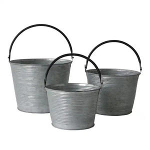 Pátina de hierro galvanizado redonda ecológica para todas las estaciones macetas decorativas para el hogar Flor de jardín al aire libre con asas de cuerda - Product Image 5