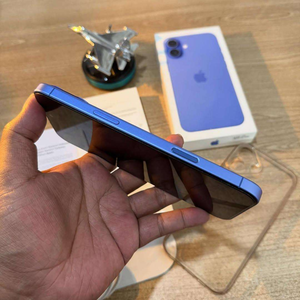 iPhone 16 Plus Original de Apple con Funda, Envío Rápido - Product Image 3