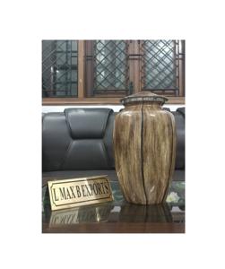 Urnes de crémation pour adultes faites à la main Urnes funéraires commémoratives en laiton de style unique Urnes de crémation en métal de style unique - Product Image 1