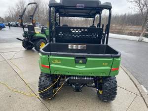 John Deere Gator XUV 835R, vehículo utilitario 4x4 confiable, máquina todoterreno duradera para proyectos de transporte agrícola. - Product Image 5