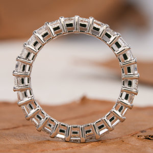 Bague de mariage assortie en or blanc plaqué, diamant de laboratoire taille émeraude pleine éternité 0,15 carat CVD, cadeau pour femme - Product Image 2