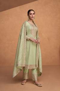 El último diseñador Georgette Seda Bordado Secuencia Trabajo Kurti Set Por Fab Zone - Product Image 2