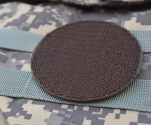 Fer promotionnel sur le vêtement 3d Logo en silicone étiquette de patchs en silicone en relief étiquettes en caoutchouc PVC pour vêtements - Product Image 6