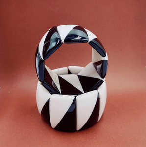 Bracelet d'amour d'affaires élégant pour femmes fabriqué à la main en résine européenne élégante artificielle bijoux faits à la main - Product Image 1