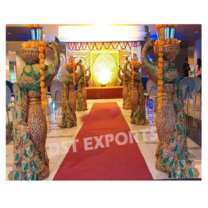 Statue de paon en FRP pour la décoration de l'allée de mariage, statues de paons colorées pour l'entrée de mariage, statue de paon pour mariage au Royaume-Uni - Product Image 2